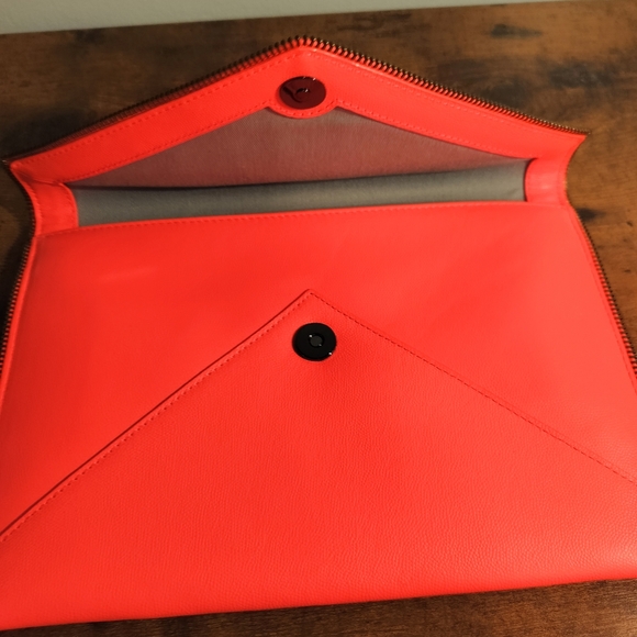 Rebecca Minkoff  Envelope Clutch Purse Bag Zipper Edge - Picture 3 of 7